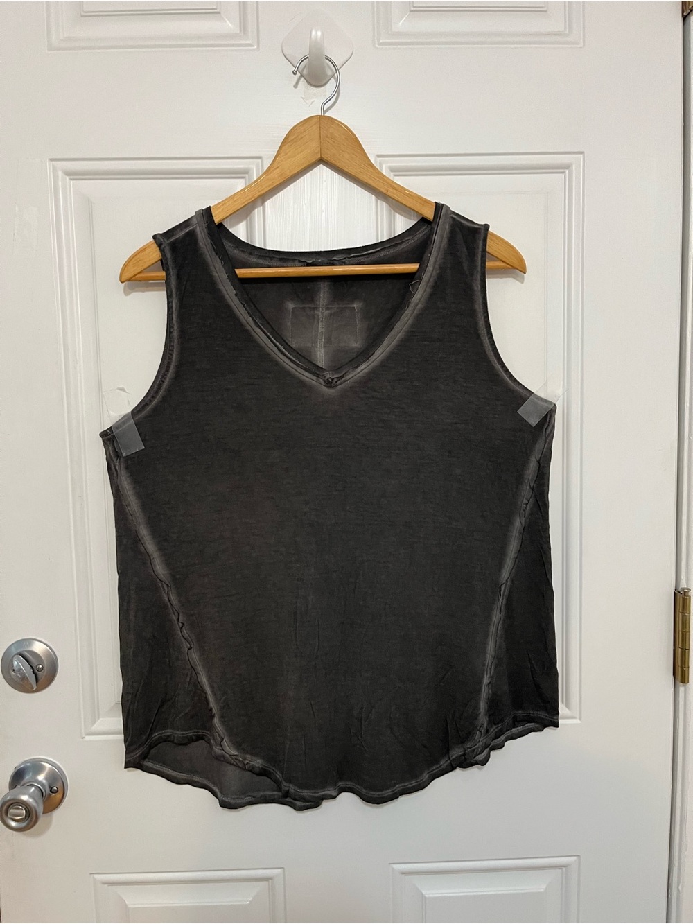 Women’s Washed V-Neck Tank Top - Black